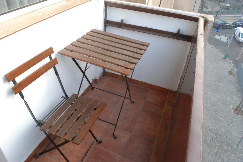 Sunny Old Town Apartment *