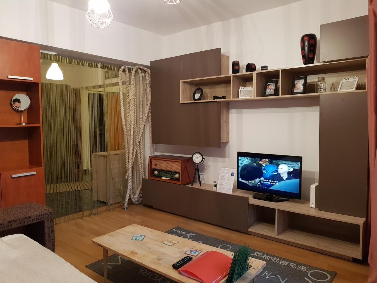 Sunny Old Town Apartment
