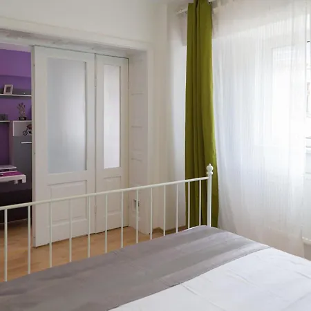 Sunny Old Town Apartments Bucharest Room photo