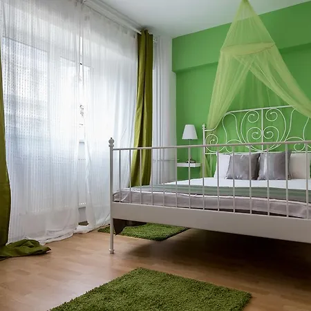 Sunny Old Town Apartments Bucharest Room photo